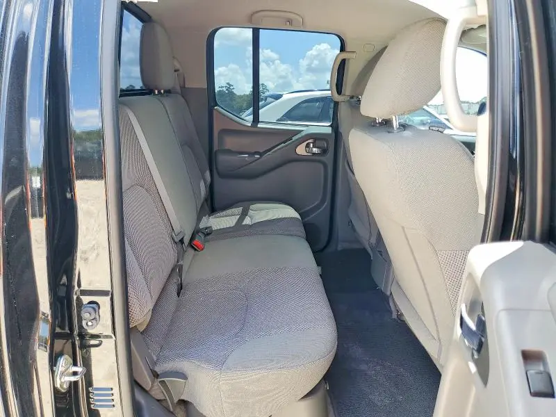 2018 NISSAN FRONTIER SV  