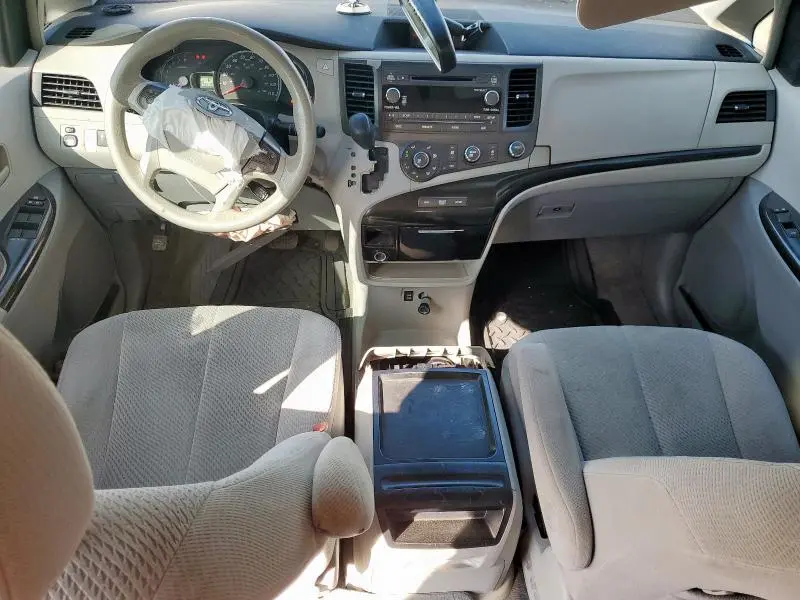 2011 TOYOTA SIENNA LE  