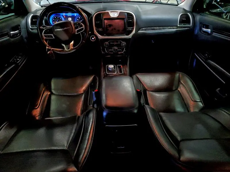 2019 CHRYSLER 300 LIMITED  