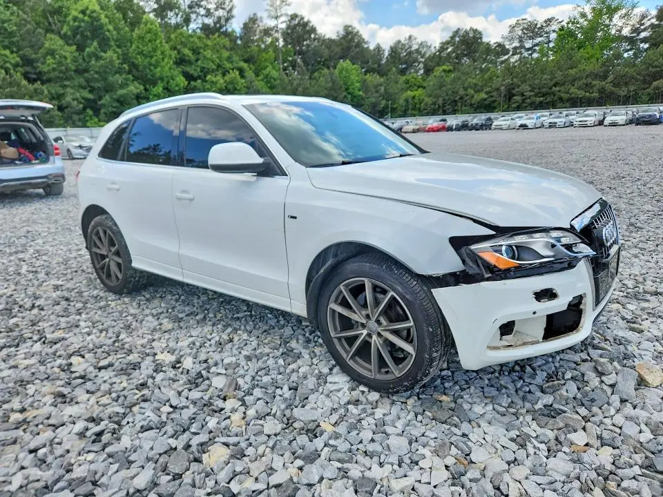 2010 AUDI Q5 PREMIUM PLUS  