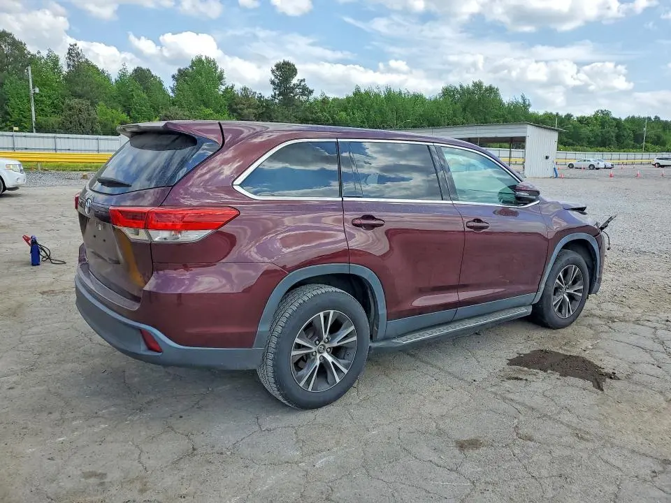 2019 TOYOTA HIGHLANDER LE  
