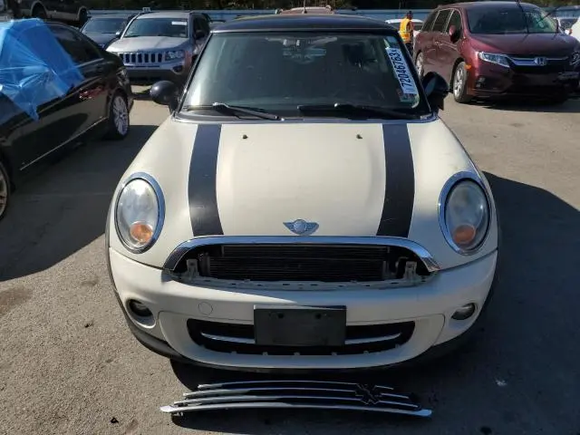 2011 MINI COOPER 