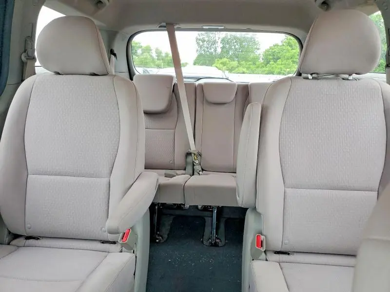 2016 KIA SEDONA L  