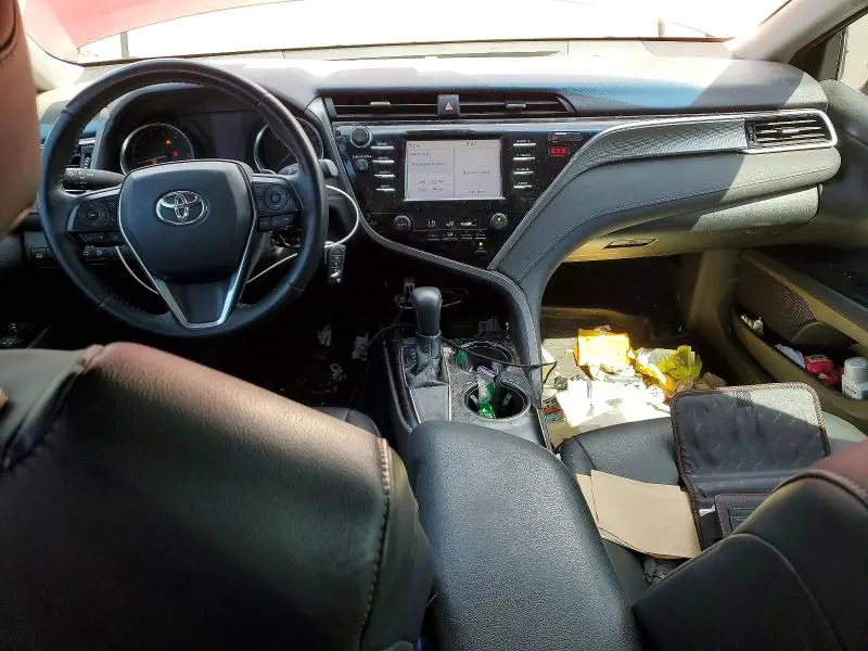 2018 TOYOTA CAMRY SE  