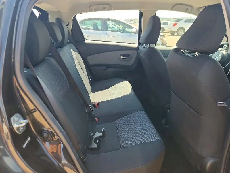2016 TOYOTA YARIS 5-DOOR LE  