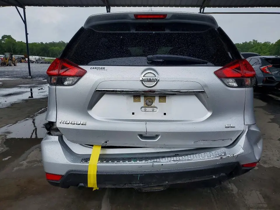2017 NISSAN ROGUE SL  