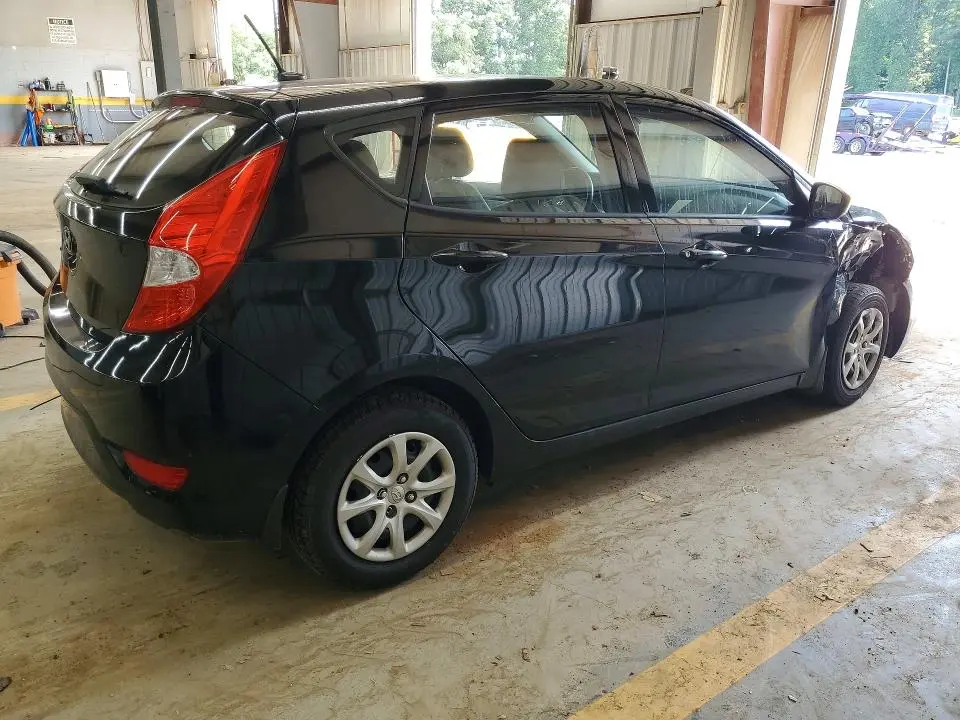 2013 HYUNDAI ACCENT GS  
