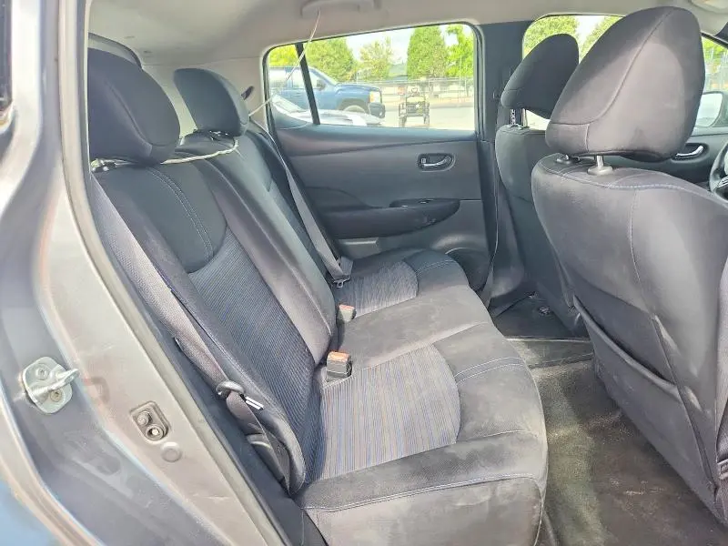 2019 NISSAN LEAF S  