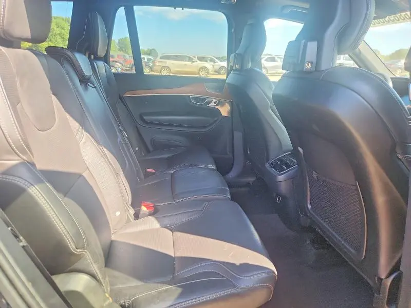 2016 VOLVO XC90 T6  