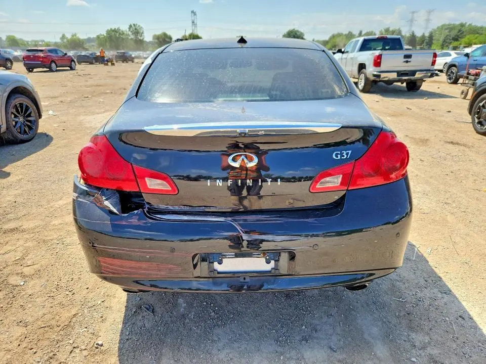 2013 INFINITI G37 BASE  