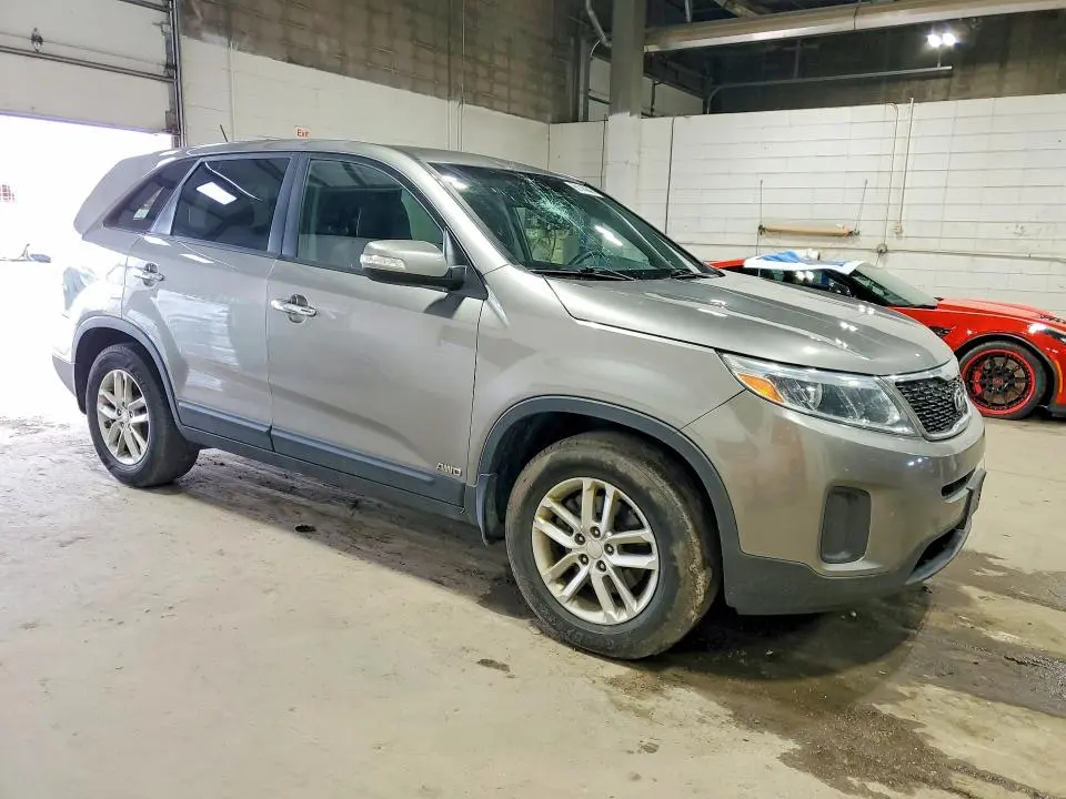 2015 KIA SORENTO LX  