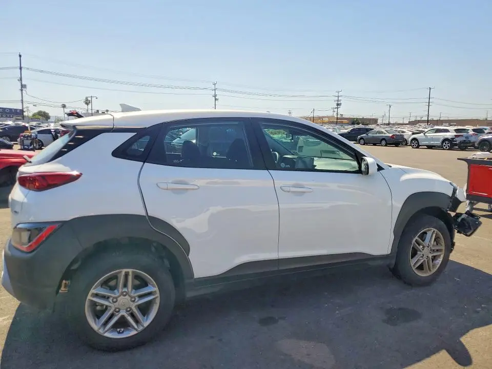 2022 HYUNDAI KONA SE  