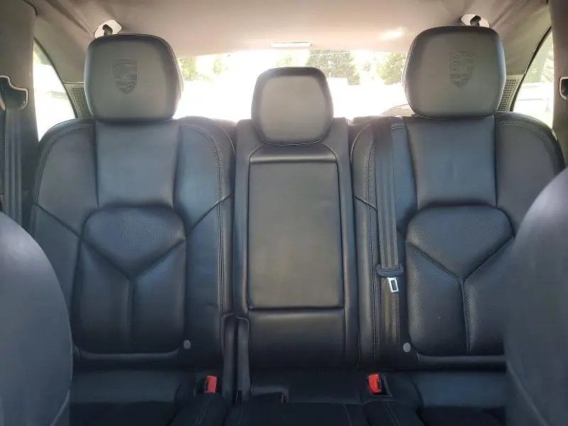 2017 PORSCHE CAYENNE   