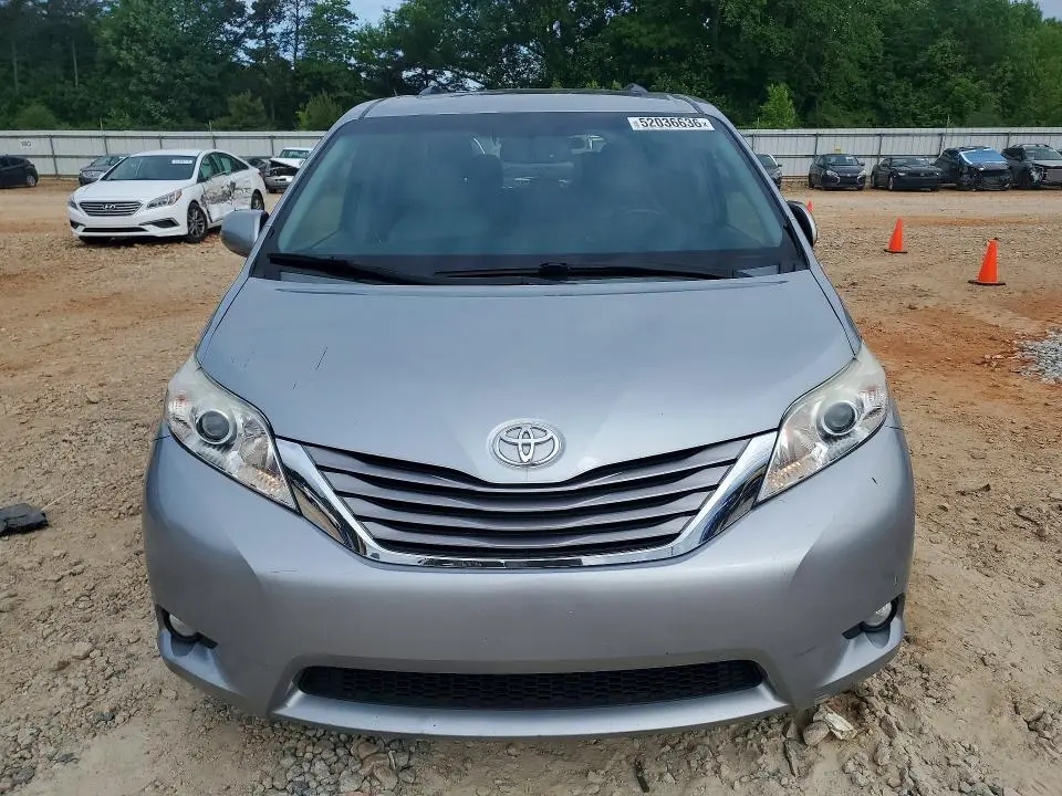 2015 TOYOTA SIENNA XLE 8-PASSENGER  