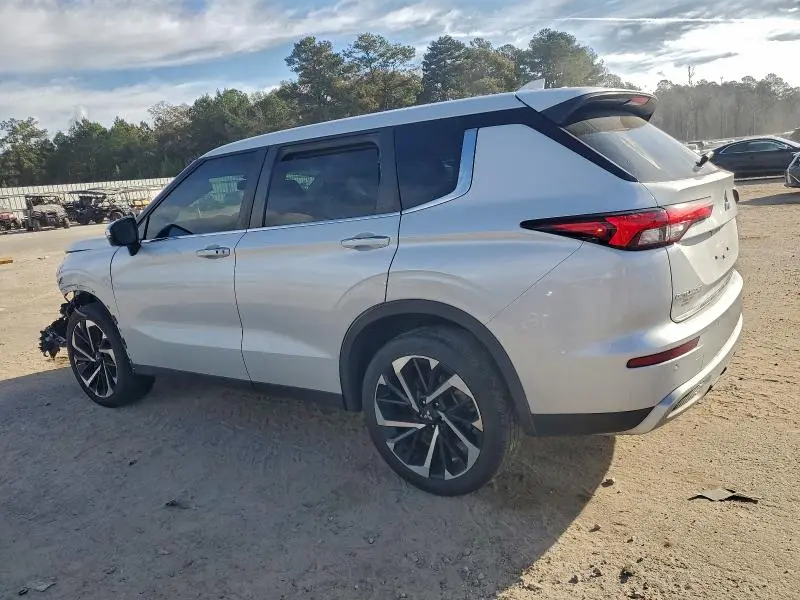 2022 MITSUBISHI OUTLANDER SE  