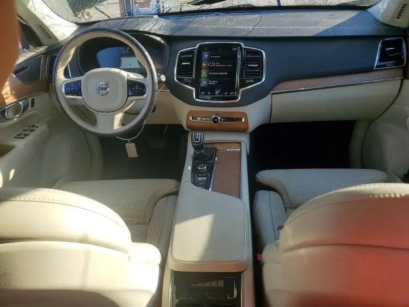 2018 VOLVO XC90 T6  