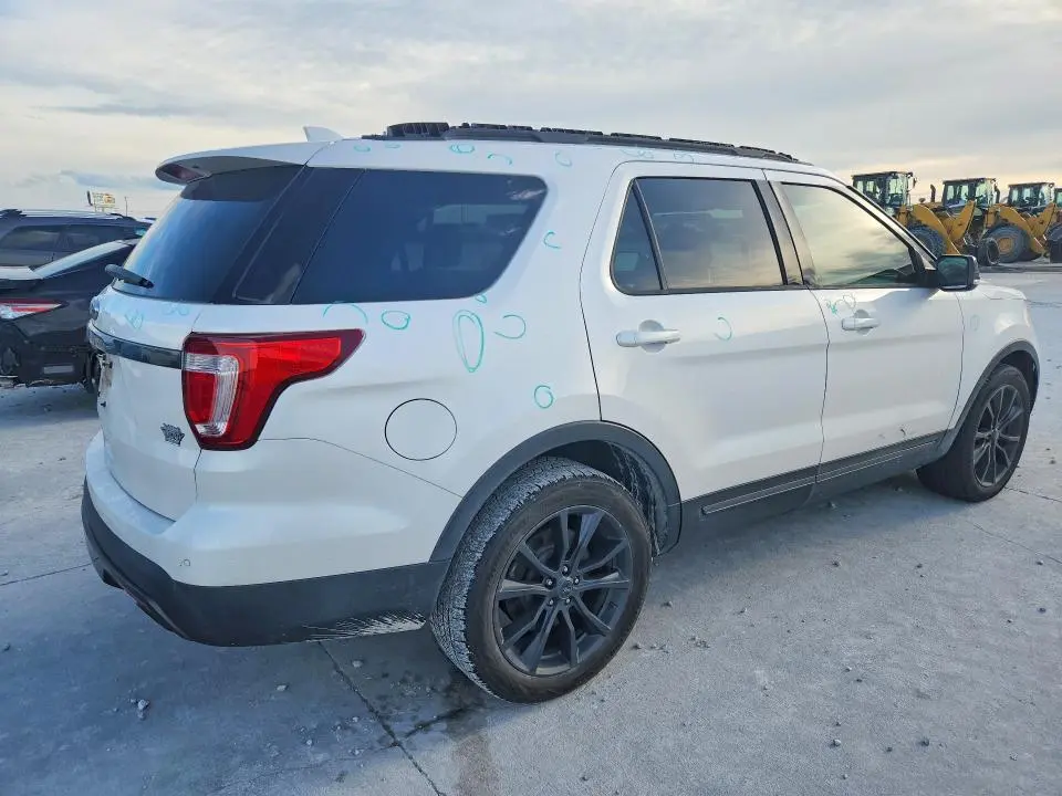 2017 FORD EXPLORER XLT  