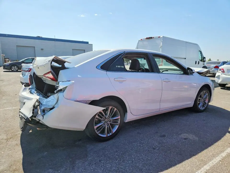 2017 TOYOTA CAMRY SE  