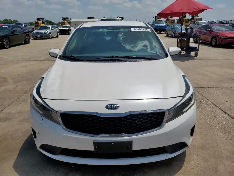 2017 KIA FORTE LX  