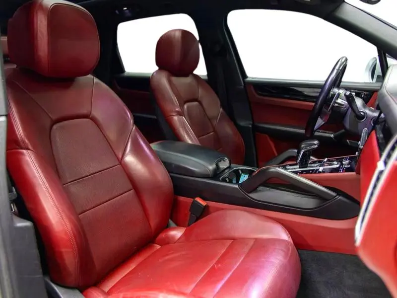 2019 PORSCHE CAYENNE   