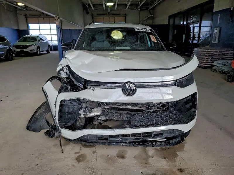 2025 VOLKSWAGEN TIGUAN SE R-LINE BLACK  