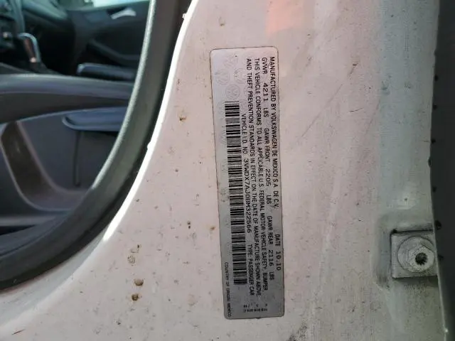 2011 VOLKSWAGEN JETTA SE  