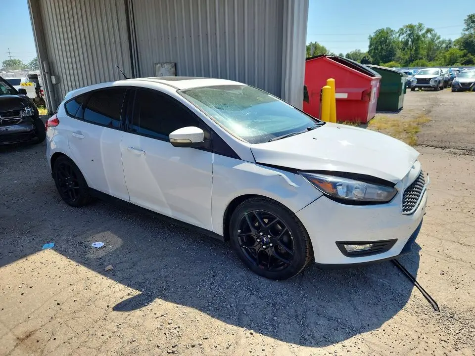2016 FORD FOCUS SE  