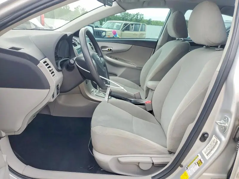 2013 TOYOTA COROLLA LE  