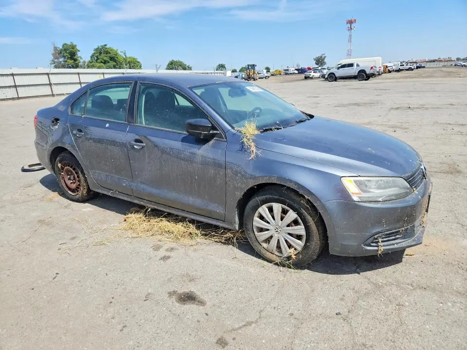2013 VOLKSWAGEN JETTA BASE  