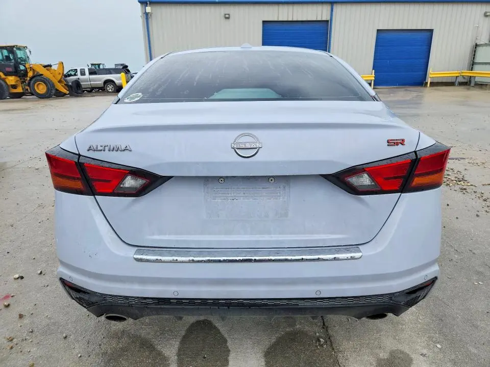 2023 NISSAN ALTIMA SR  