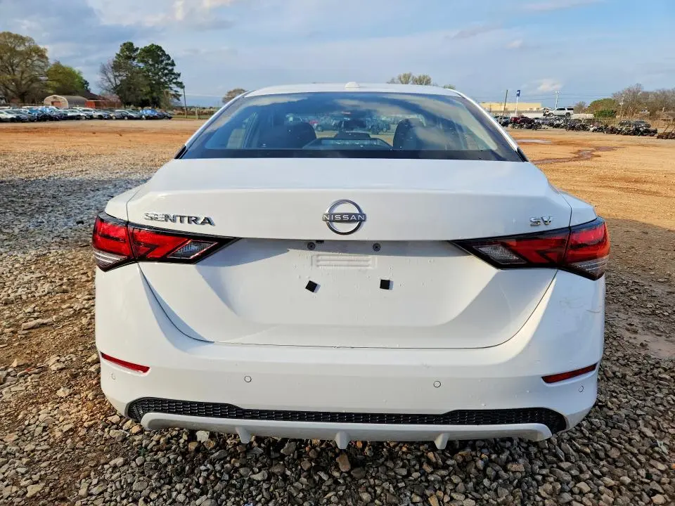 2024 NISSAN SENTRA SV  
