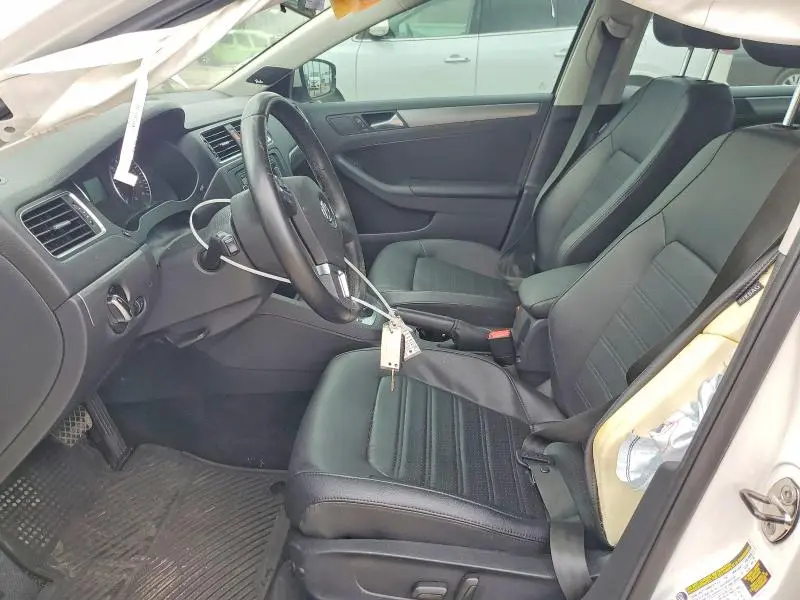 2013 VOLKSWAGEN JETTA SEL  
