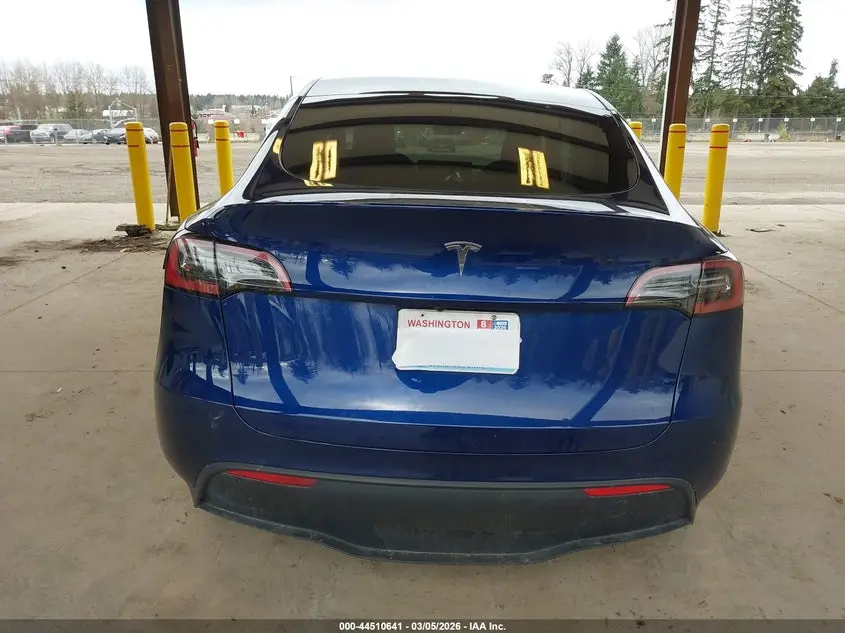 2024 TESLA MODEL Y LONG RANGE SINGLE MOTOR REAR-WHEEL DRIVE/RWD