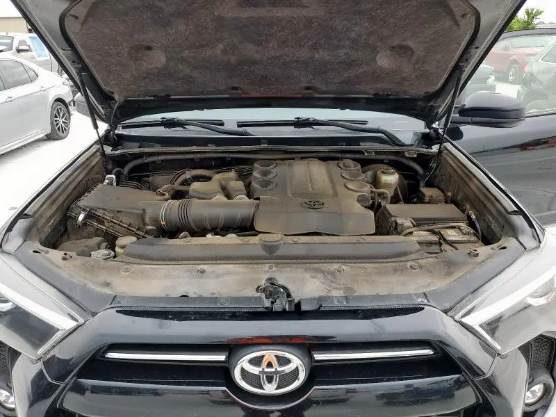 2021 TOYOTA 4RUNNER SR5  