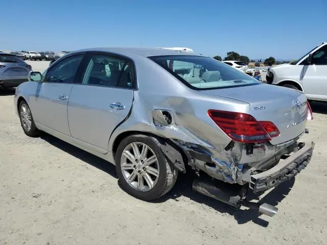 2010 TOYOTA AVALON XL
