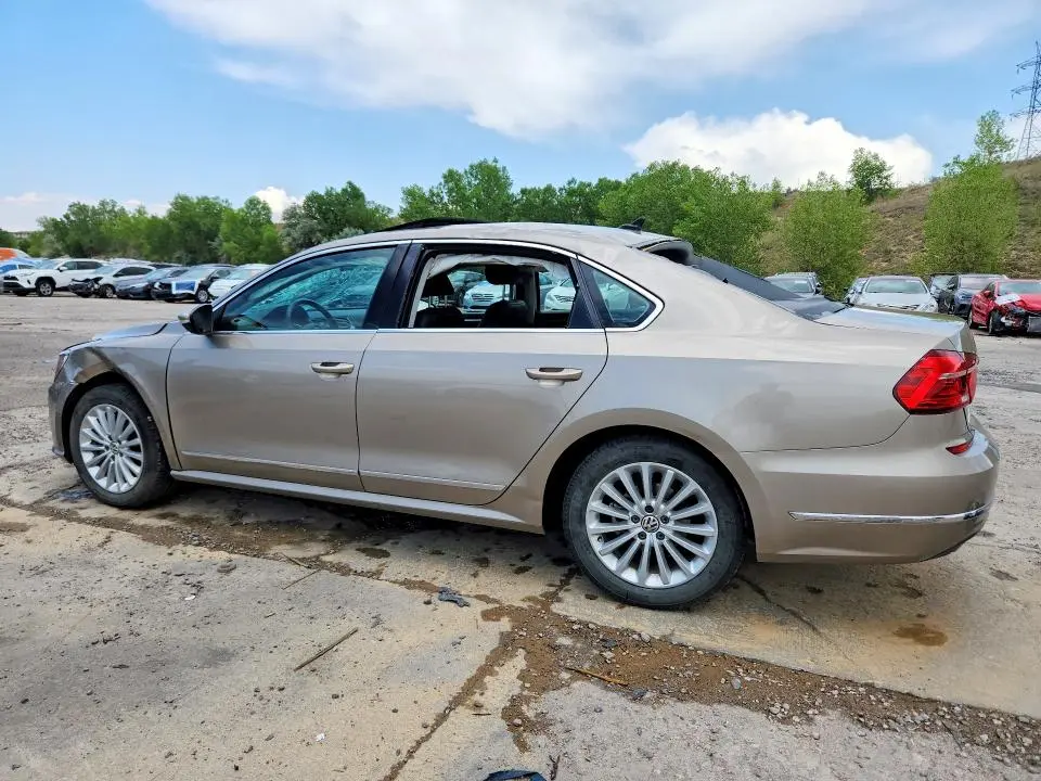 2016 VOLKSWAGEN PASSAT SE  