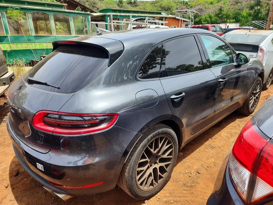 2018 PORSCHE MACAN   