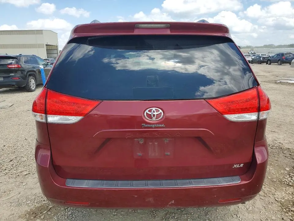 2011 TOYOTA SIENNA XLE 8-PASSENGER  