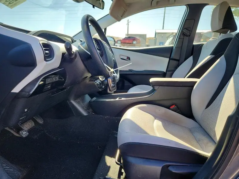 2019 TOYOTA PRIUS LE  