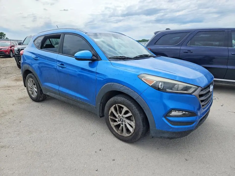 2016 HYUNDAI TUCSON SE  