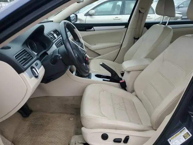 2013 VOLKSWAGEN PASSAT SE  