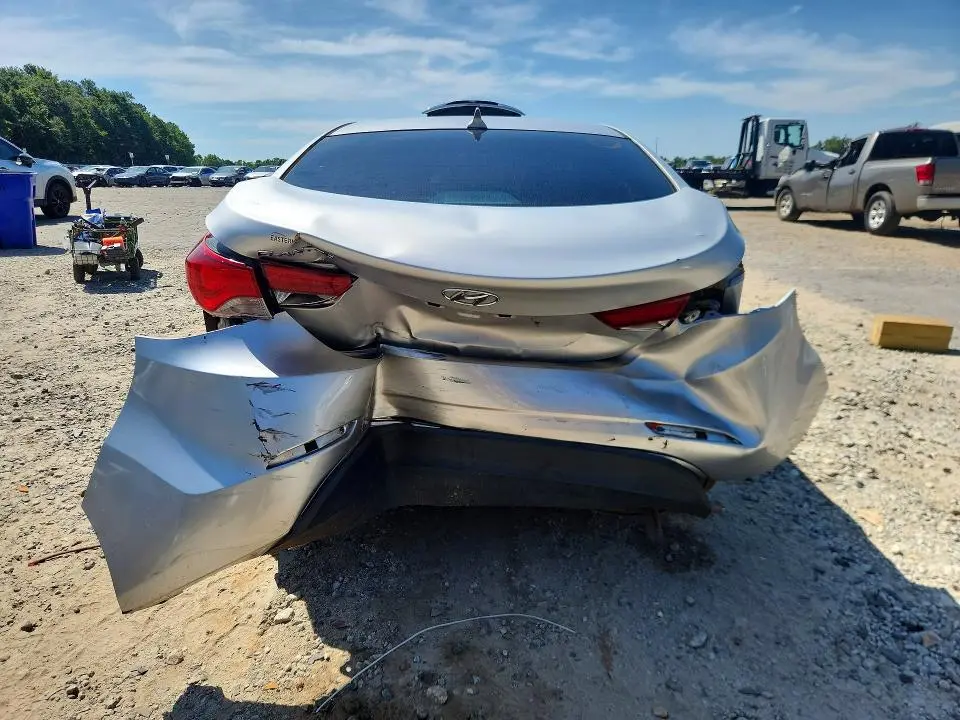 2015 HYUNDAI ELANTRA SE  