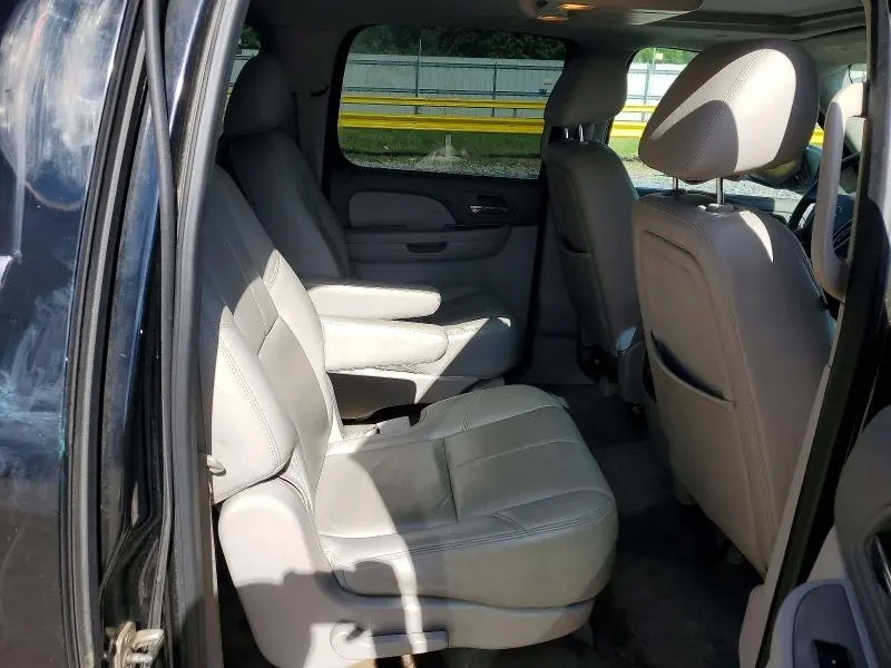 2012 CHEVROLET SUBURBAN K1500 LT  