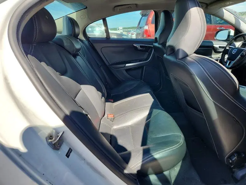 2017 VOLVO S60   