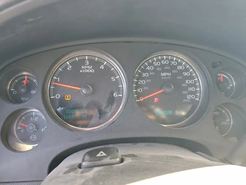 2011 CHEVROLET SUBURBAN K2500 LS  