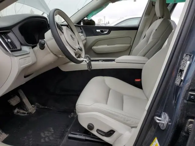 2024 VOLVO XC60 CORE  