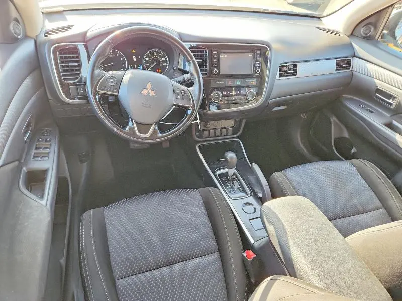 2017 MITSUBISHI OUTLANDER ES  