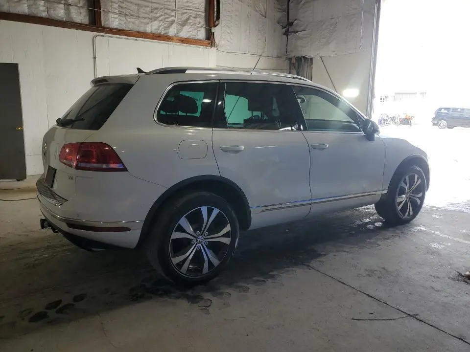 2017 VOLKSWAGEN TOUAREG WOLFSBURG  