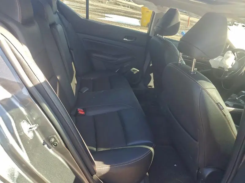 2021 NISSAN ALTIMA SR  