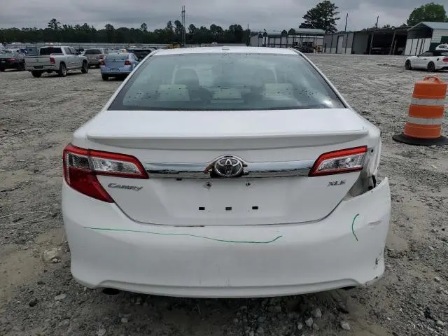 2014 TOYOTA CAMRY SE  